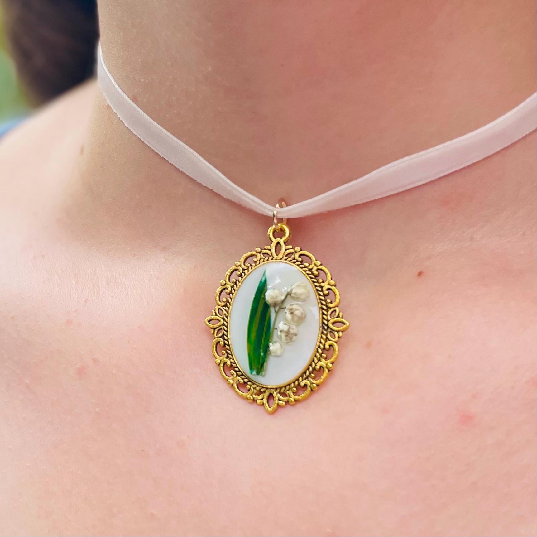 Lily of the Valley Pendant Necklace Velvet: Vintage Cameo Style May Birth Flower