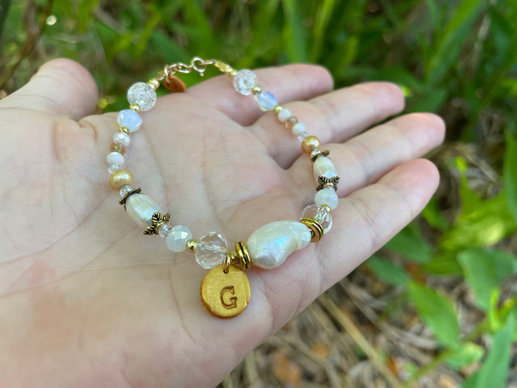 Personalized Charm Bracelet, Custom Pearl Bangle For Mom, Mother's Gift, Initial Bracelet, Family Bracelet, Bridesmaids Gift, Teacher gifts