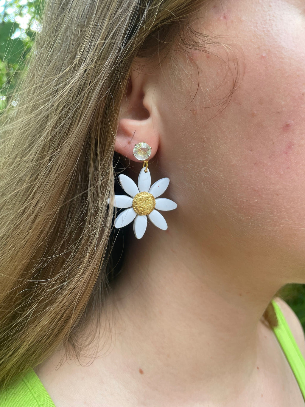 Polymer clay daisy earrings, bridesmaid jewelry, white flower earrings for bride, double daisy earrings