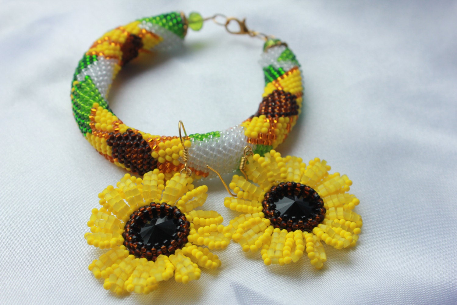 Ukrainian national flower Sunflower Necklace for women, handmade, Crochet Necklace for her mom, Ukrainian jewelry bracelet, Ukraine seller