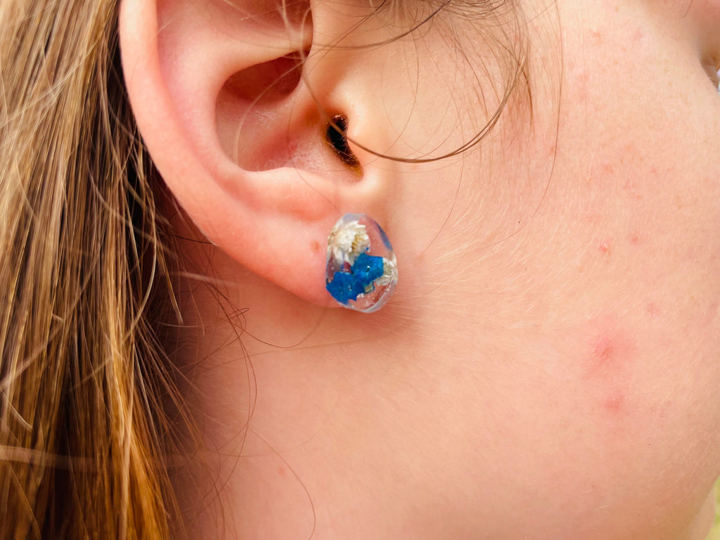 minimalist  earrings wedding, Dainty teardrop blue white flower resin studs and necklace jewelry set, unique handmade jewelry gift for mom