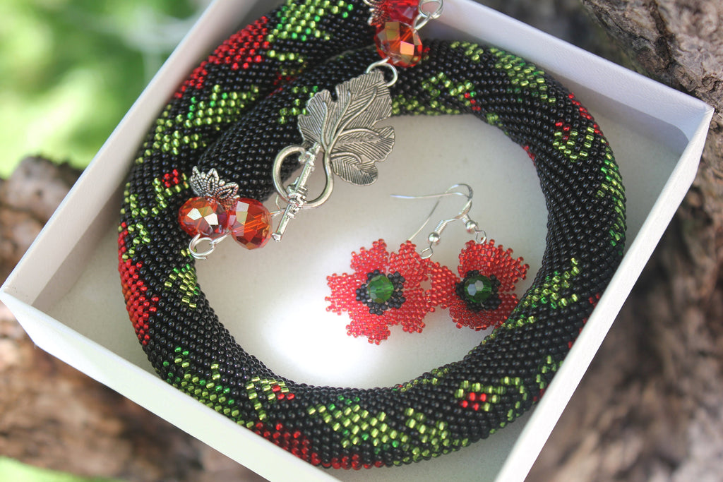Red poppy earrings, Red Flower Earrings, Red Dangling Earrings, Beaded Flower Earrings, handmade Drop Earrings, modern beadwork jewelry mom