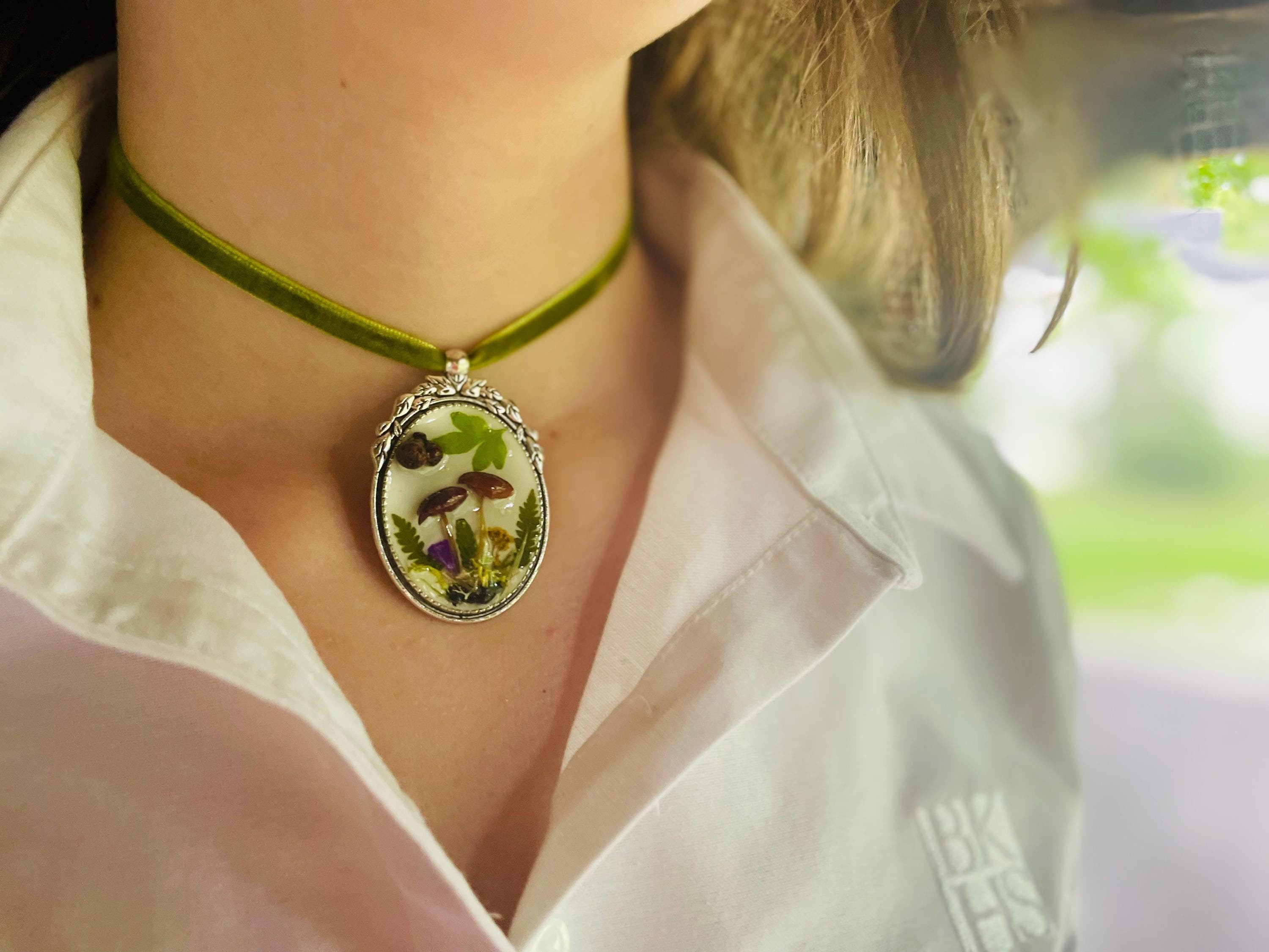 Green Velvet Choker Real Mushroom Flower Acorn Nature Necklace Boho Woodland Wedding Cameo Necklace Moss Green Green Academia Whimsical gift
