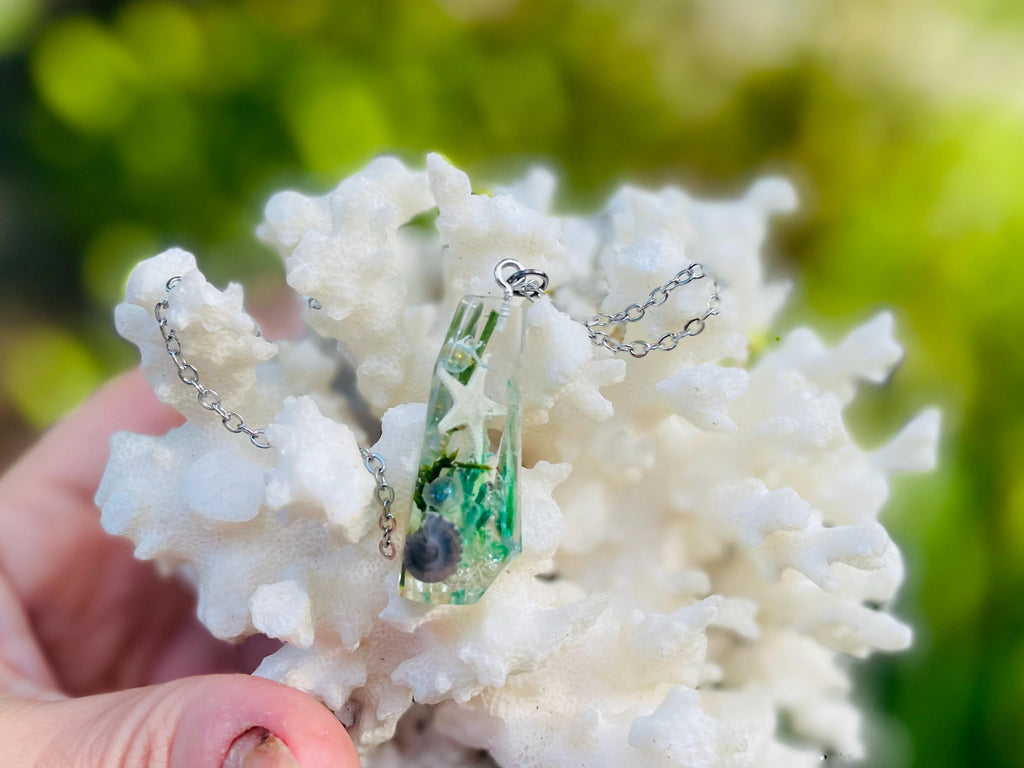 Handmade Resin Sea Star Necklace: Beach Wedding Jewelry for Men/Women