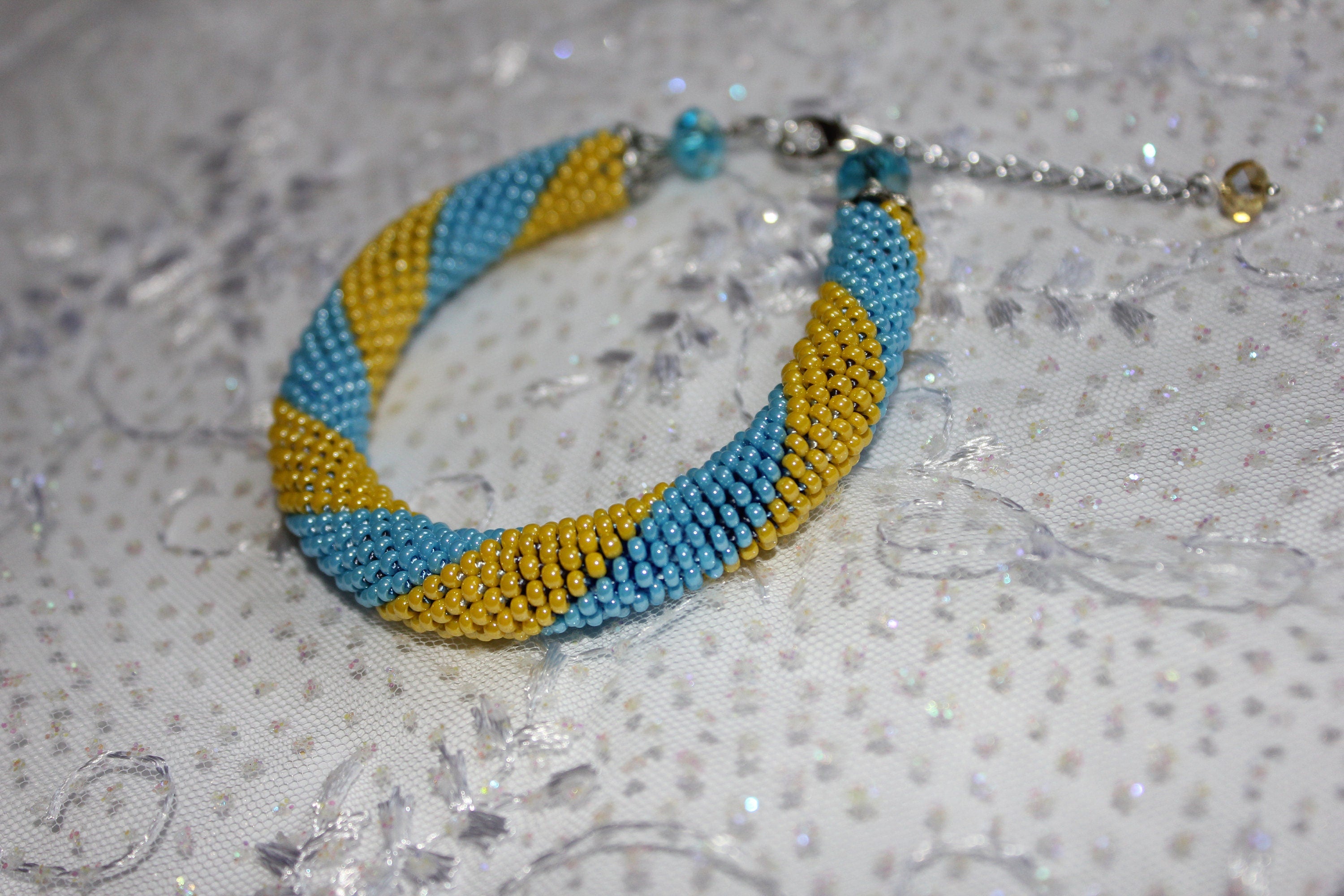 Stand with Ukraine bracelet Blue and yellow Ukraine flag bracelet Seed Bead bracelet Ukrainian bracelet Ukraine Jewelry Ukraine gift Ukraine