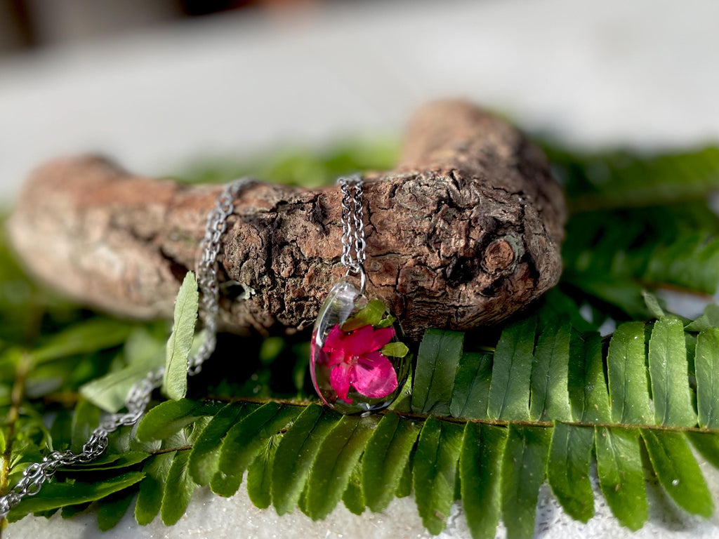Sweet Pea Flower Necklace: April Birth Flower Resin Jewelry