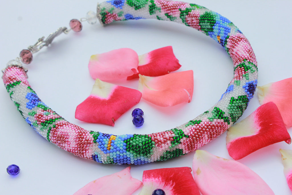 Pink roses necklace~mother of the bride gift~seed bead choker~summer necklace for women~birthday jewelry for her~romantic present for wife~
