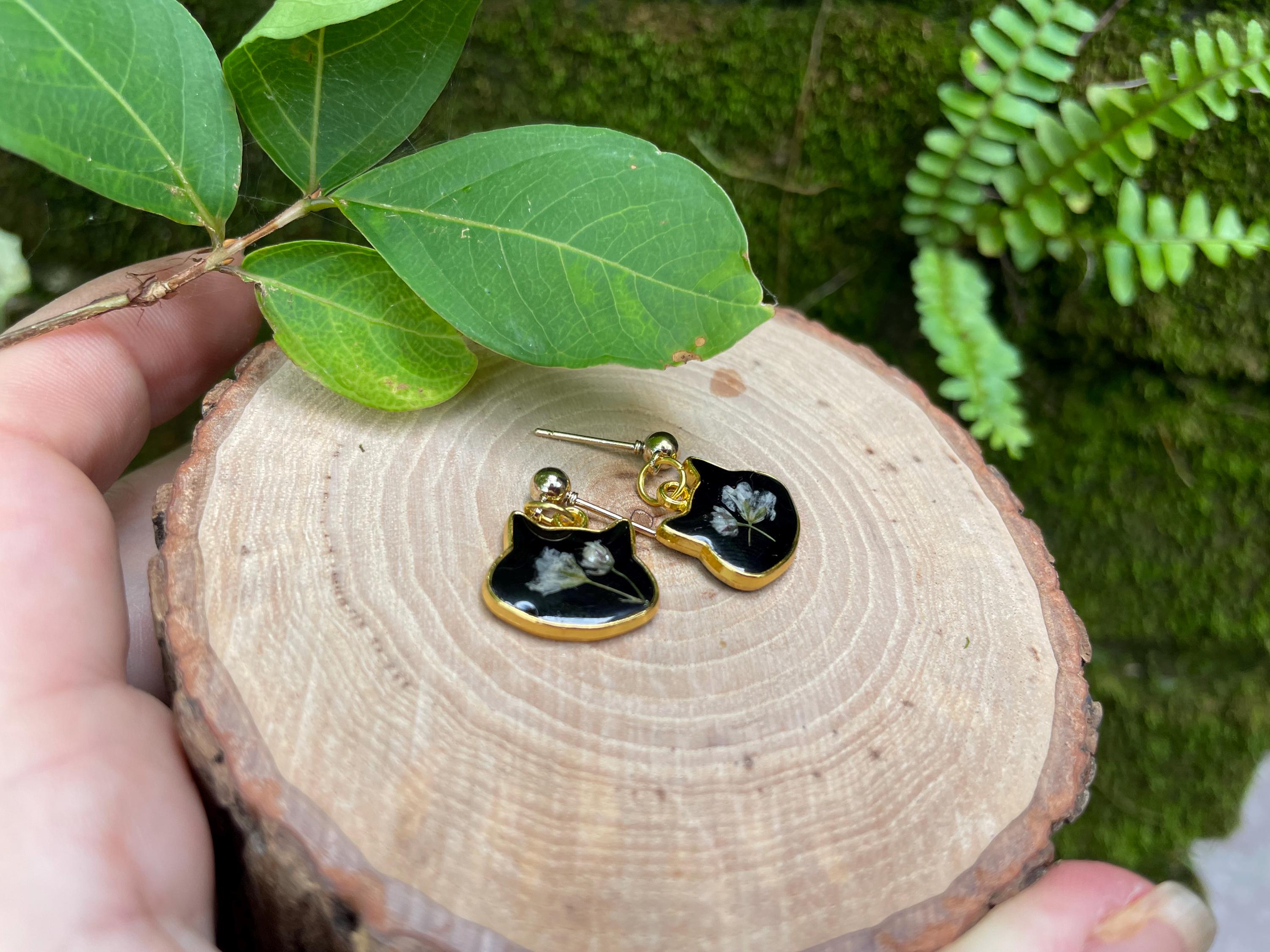 Black Cat Earrings: Gold Gothic Charm with Real White Flowers Birthstone Personalized