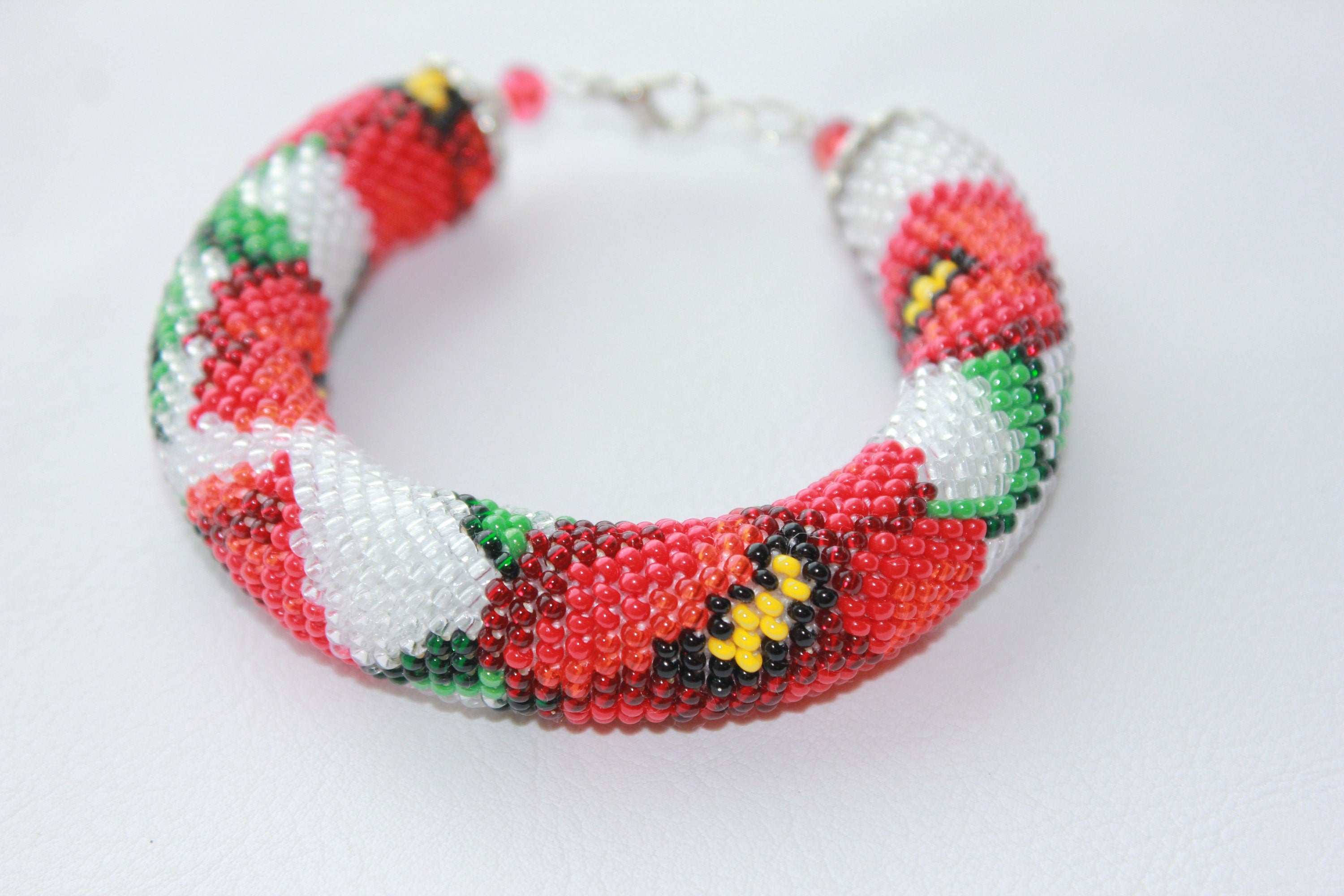 Mothers day gift red poppies bracelet, red flower bracelet mom, floral bracelet beaded for bridesmaid, jewelry for bride, wife birthday gift