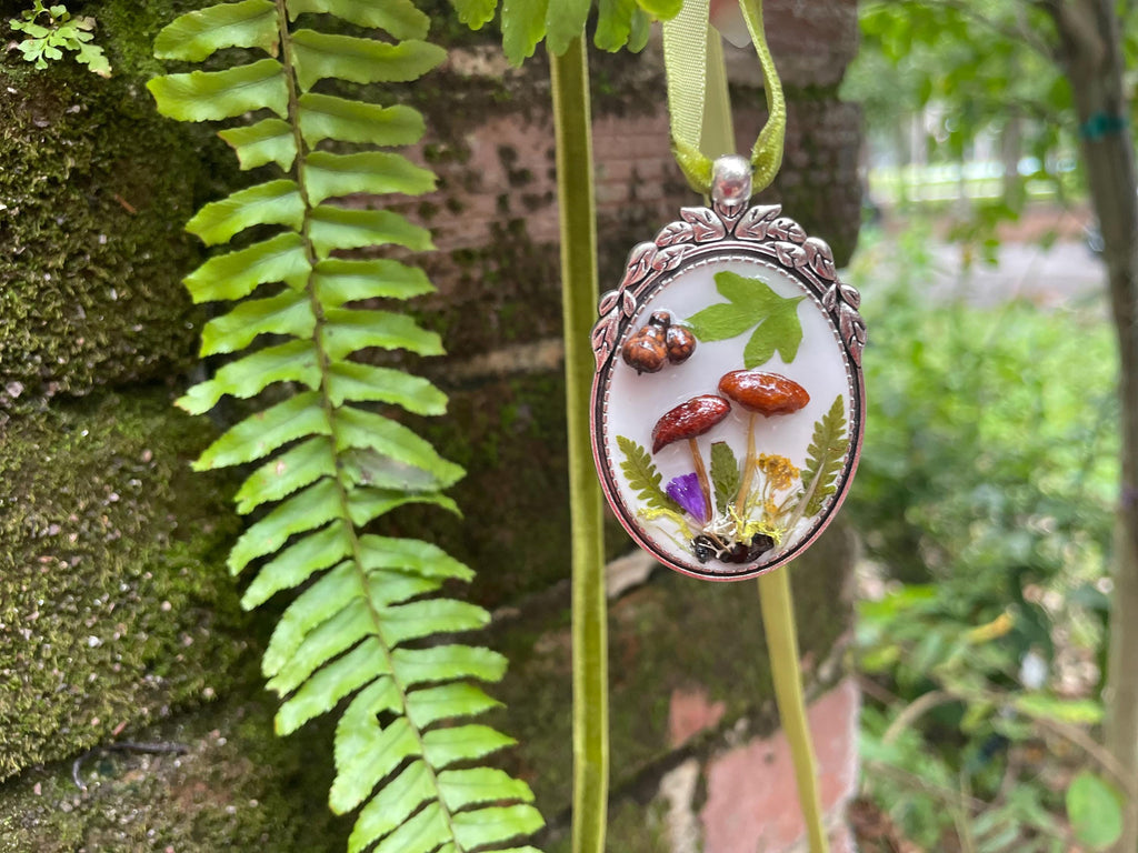 Green Velvet Choker Real Mushroom Flower Acorn Nature Necklace Boho Woodland Wedding Cameo Necklace Moss Green Green Academia Whimsical gift