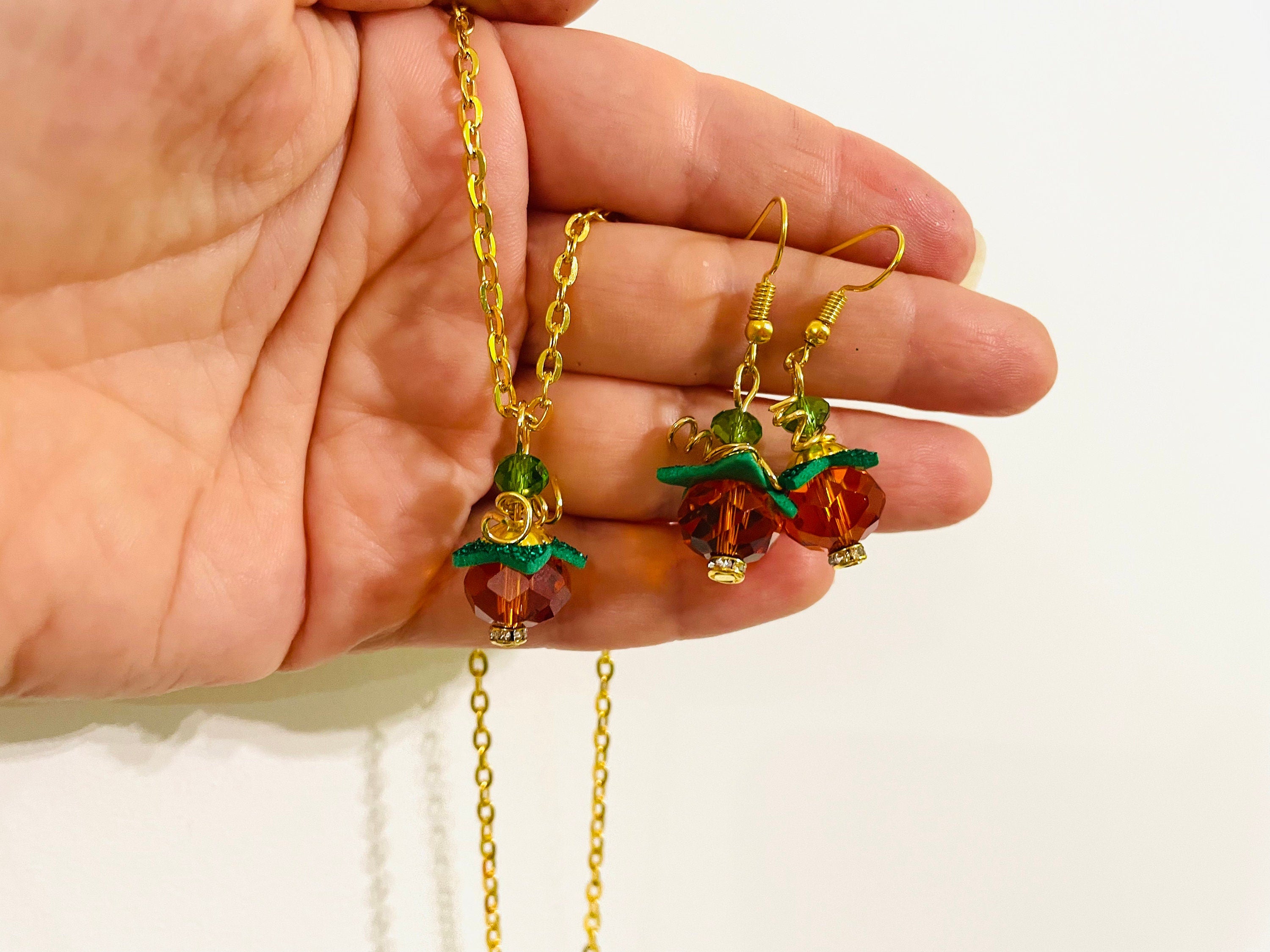 Halloween earrings, cute fall jewellery, pumpkin earrings dangle crystal, lightweight autumn earrings, Halloween party costume accessory